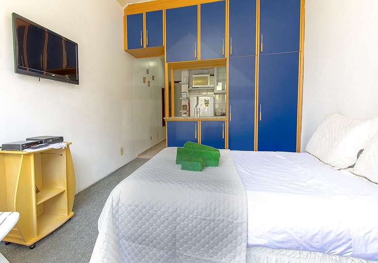 Sea-view studio next to the Hilton, Copacabana | Haelo