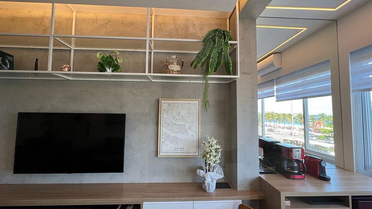 Estudio Moderno con Vista al Océano