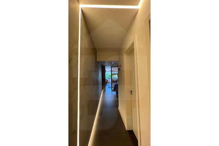 Estudio Moderno con Vista al Océano