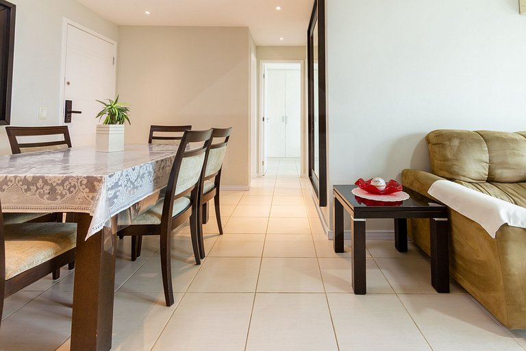 Comfortable 2BDR Apartment with Balcony and Sea View