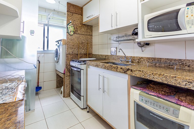 Comfortable 2BDR Apartment with Balcony and Sea View