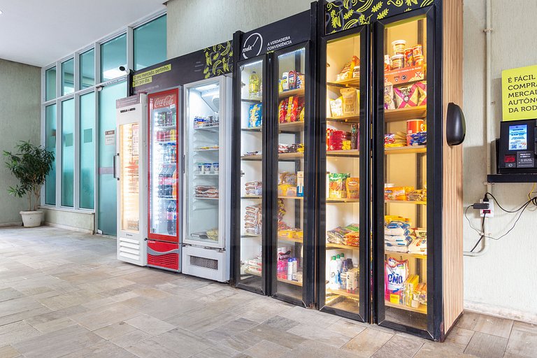 Comfortable 2BDR Apartment with Balcony and Sea View