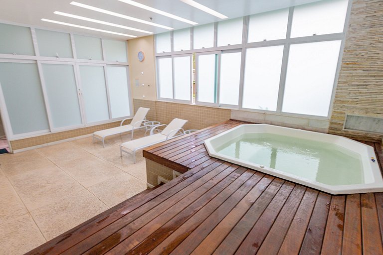 Comfortable 2BDR Apartment with Balcony and Sea View