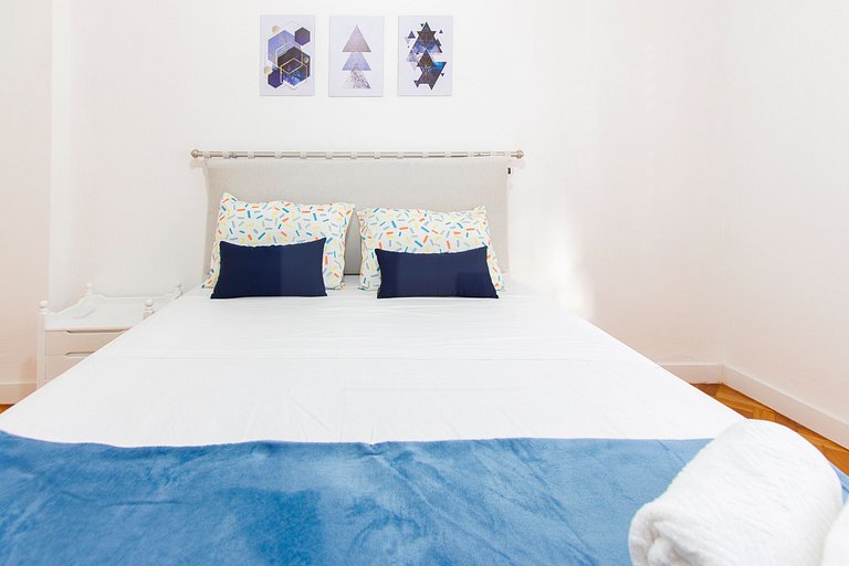 3 bedrooms with parking, 3 blocks to the beach | Haelo