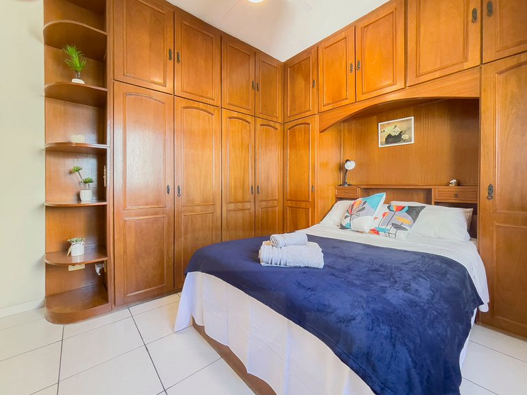 Suíte com varanda vista mar na Barra, com piscina | Haelo