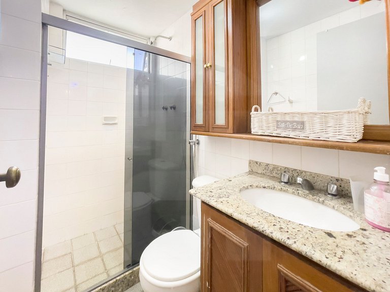 Suite con balcón y vista al mar en Barra, piscina | Haelo