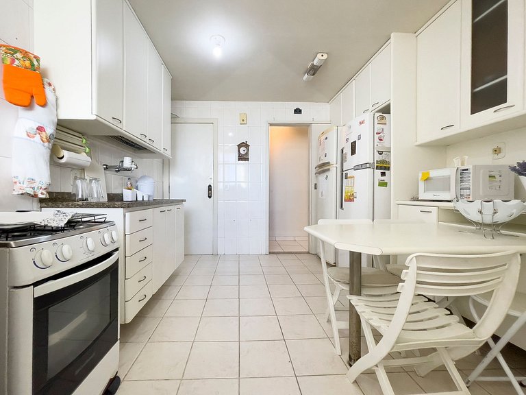 Suite con balcón y vista al mar en Barra, piscina | Haelo