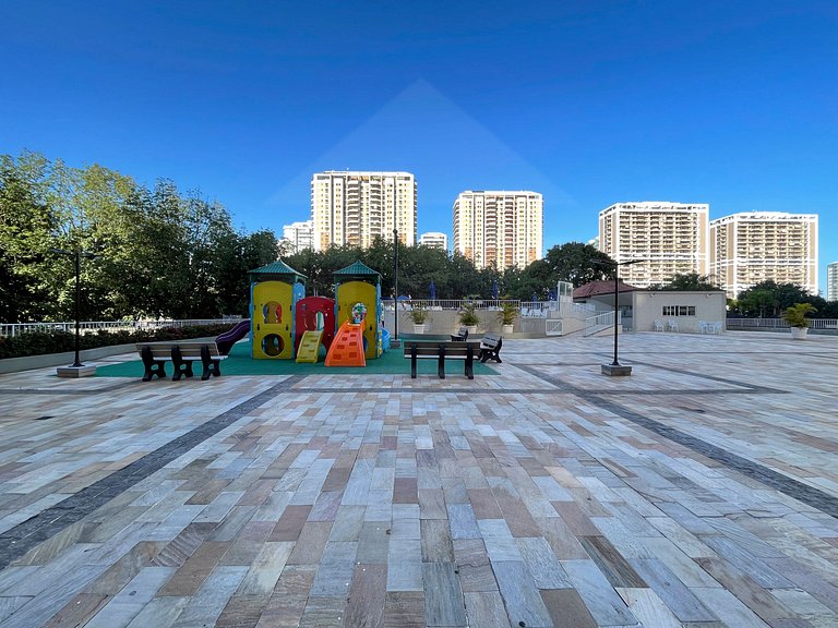 Suíte com varanda vista mar na Barra, com piscina | Haelo