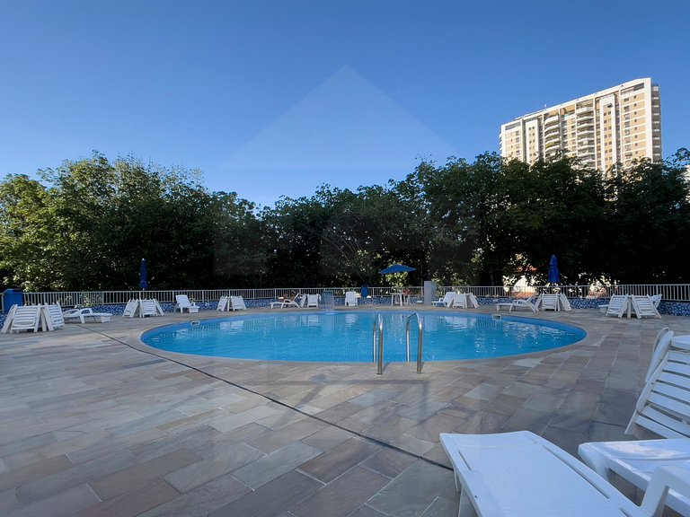 Suíte com varanda vista mar na Barra, com piscina | Haelo