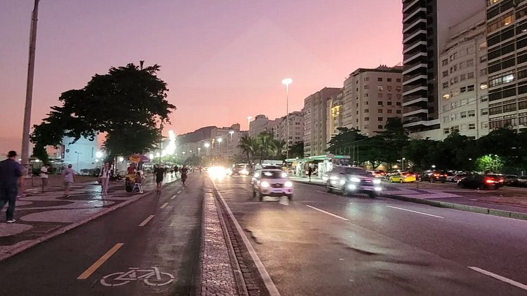 Apê a 3 min da praia, com metrô ao lado | Haelo