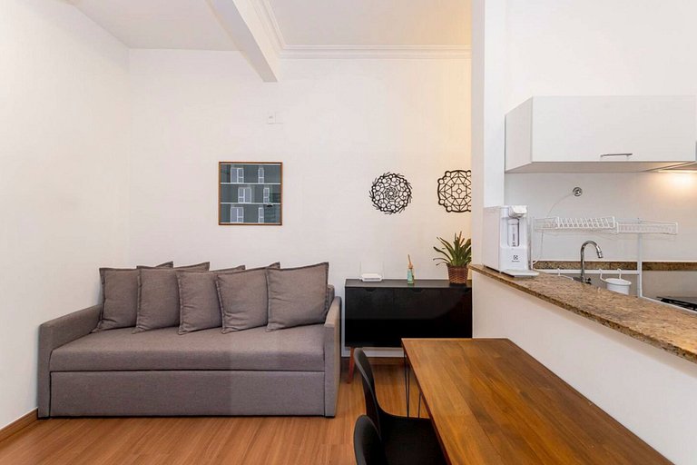 Comfort Steps from Copacabana Beach