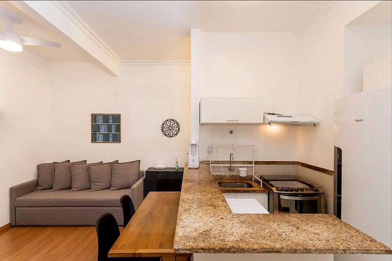 Comfort Steps from Copacabana Beach