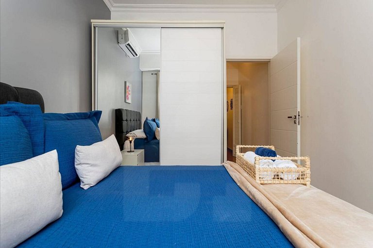 Comfort Steps from Copacabana Beach