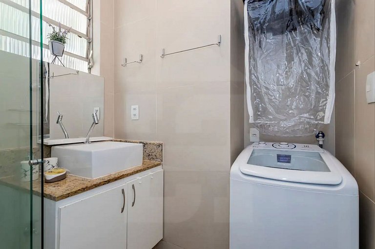 Comfort Steps from Copacabana Beach