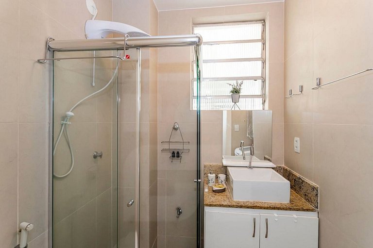 Comodidad a Pasos de la Playa en Copacabana