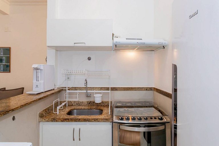 Comfort Steps from Copacabana Beach