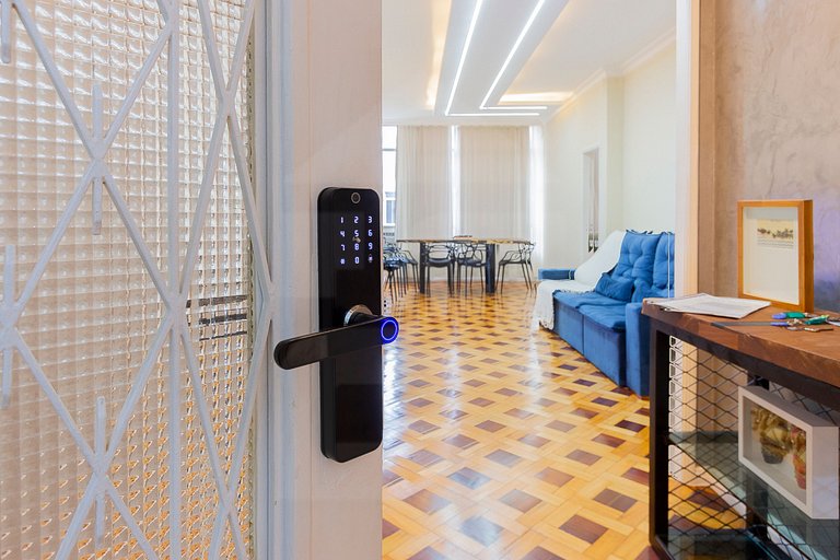 3 quartos reformados, 120 m², praia e metrô perto