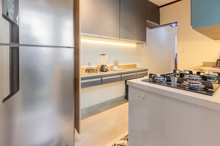 3 quartos reformados, 120 m², praia e metrô perto