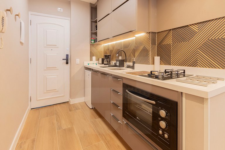 Studio moderno no Leme para casais, com split | Haelo