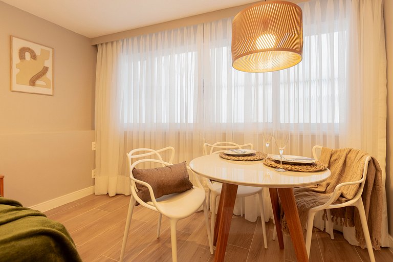 Estudio moderno en Leme para parejas, con split | Haelo