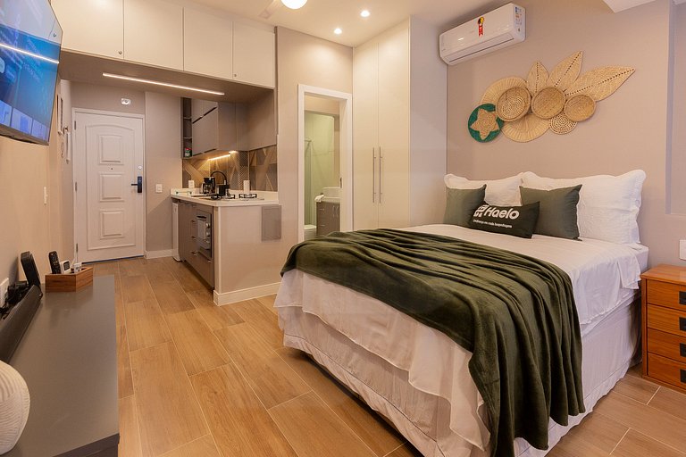 Estudio moderno en Leme para parejas, con split | Haelo