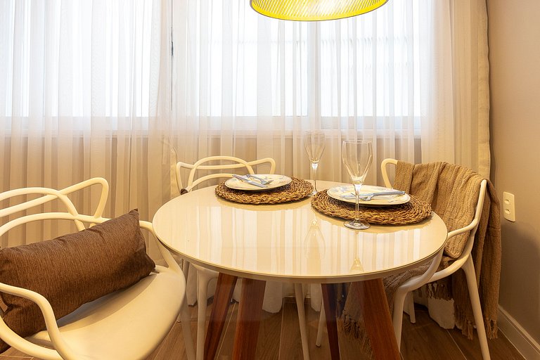Estudio moderno en Leme para parejas, con split | Haelo