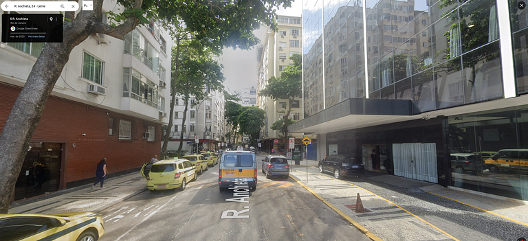 Estúdio Moderno e Acolhedor para Casal no Leme