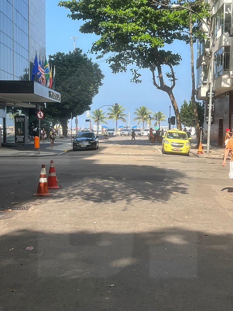 Studio moderno no Leme para casais, com split | Haelo