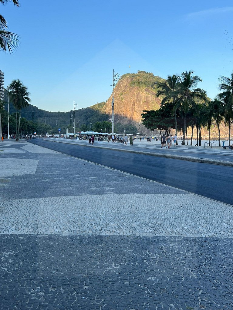 Estúdio Moderno e Acolhedor para Casal no Leme