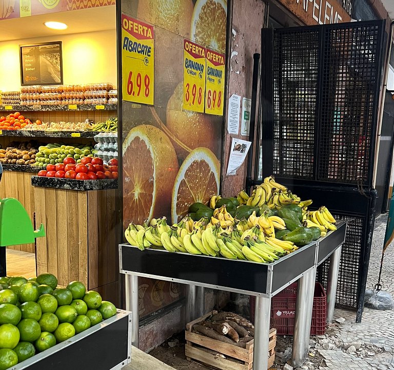 Estúdio Moderno e Acolhedor para Casal no Leme