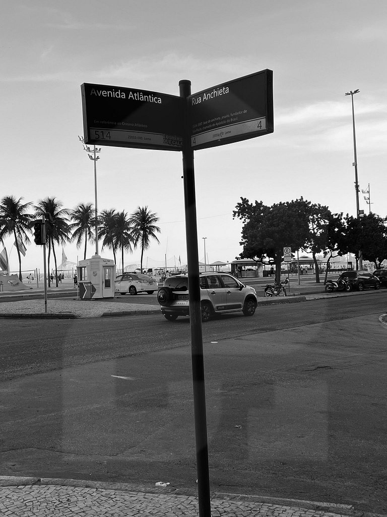 Estúdio Moderno e Acolhedor para Casal no Leme