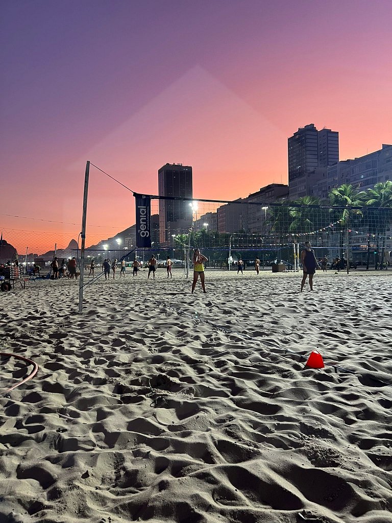 Estúdio Moderno e Acolhedor para Casal no Leme
