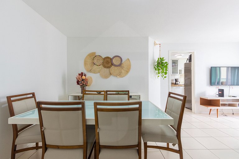 Comfortable 2BR Apt 5 Min to the Beach