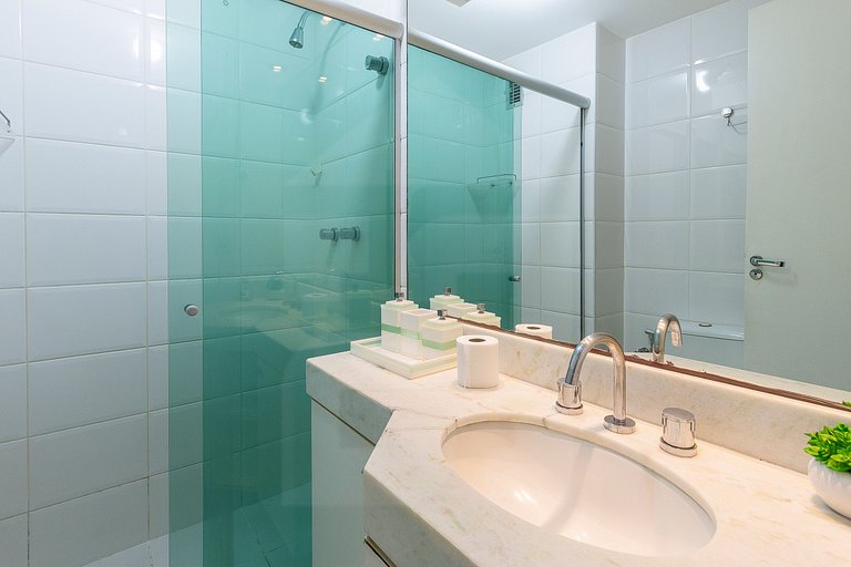 Comfortable 2BR Apt 5 Min to the Beach