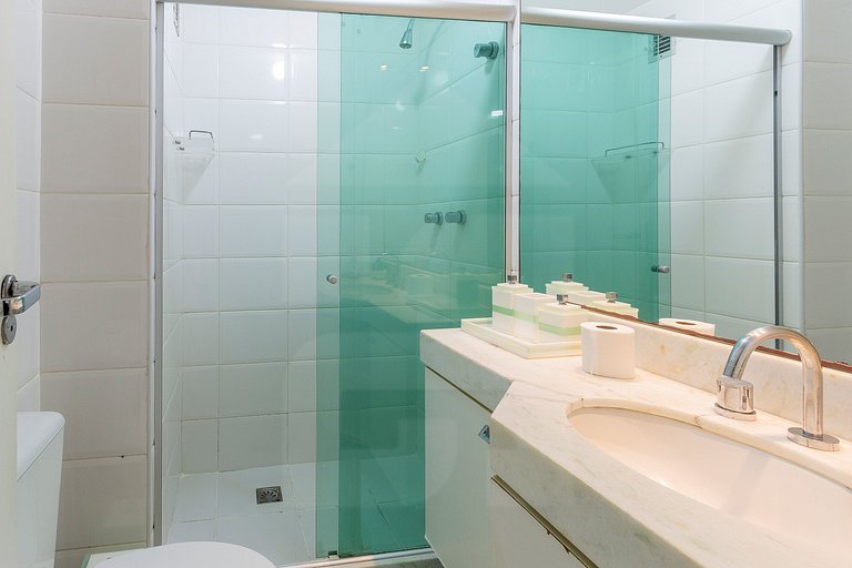 Comfortable 2BR Apt 5 Min to the Beach