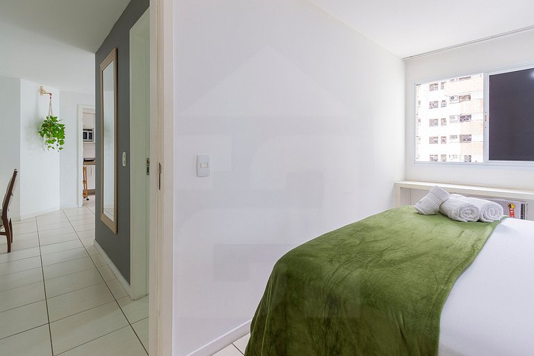 Comfortable 2BR Apt 5 Min to the Beach