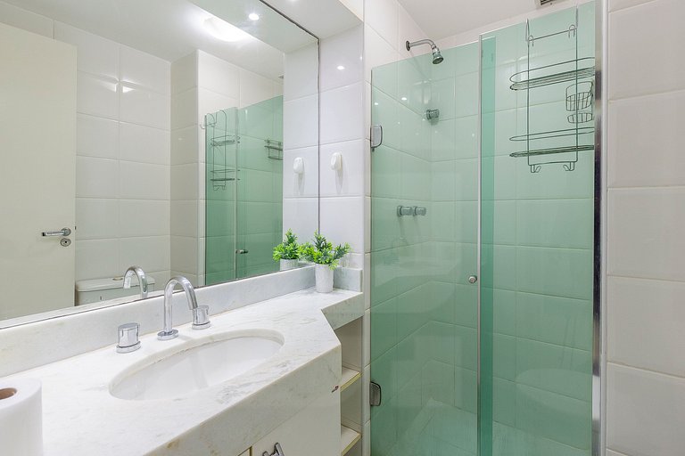 Comfortable 2BR Apt 5 Min to the Beach