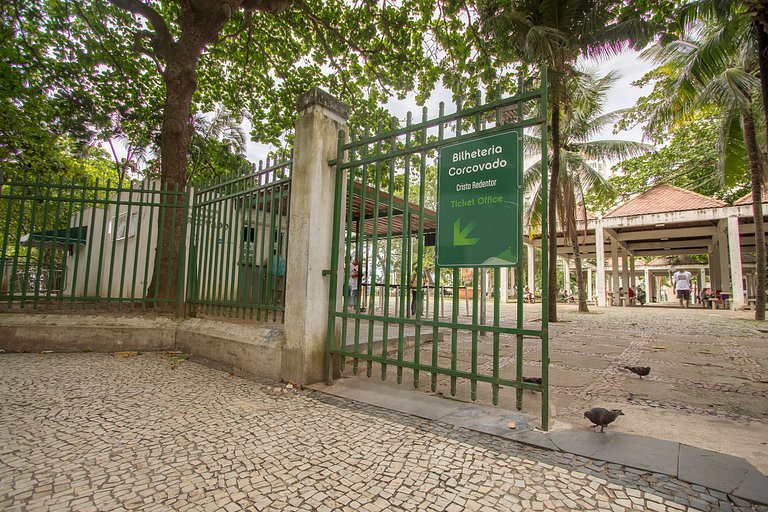 Praia, Metrô e Vans p/ Cristo ao Lado