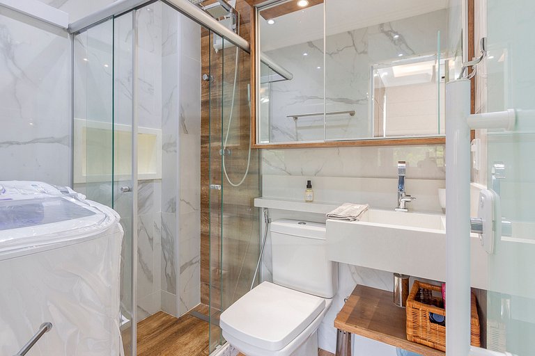 Cozy Retreat Just 2 Minutes from the Beach!