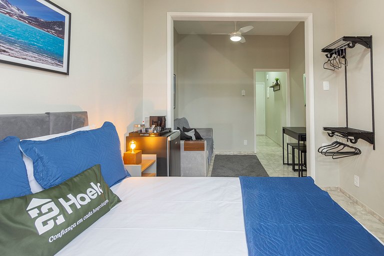 Estudio Encantador con Vista Lateral a la Playa