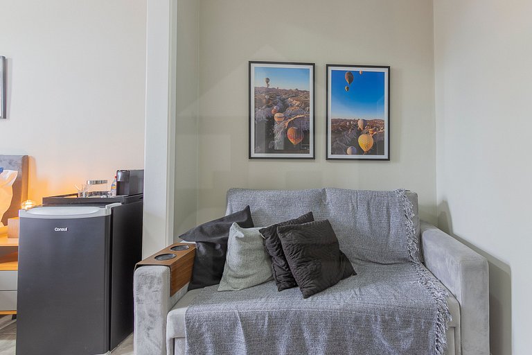 Estudio Encantador con Vista Lateral a la Playa