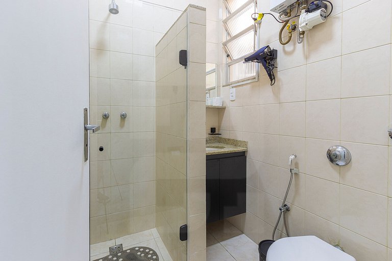 Studio ao lado da praia de Copacabana para casais | Haelo