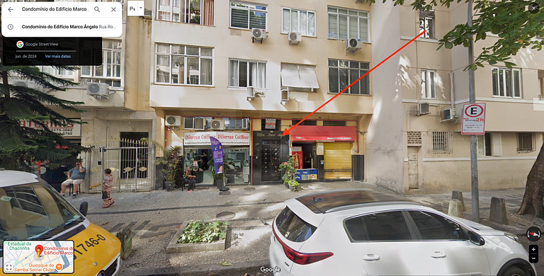 Charming Studio with Side View of the Beach