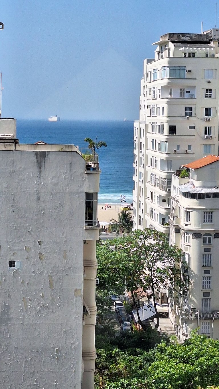 Estudio Encantador con Vista Lateral a la Playa