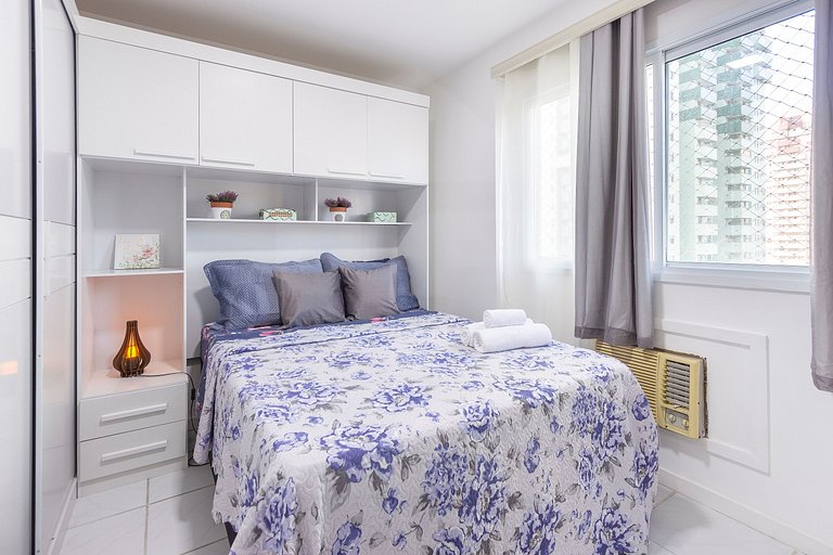 Lazer Completo na Barra: Piscina, Sauna e Mar