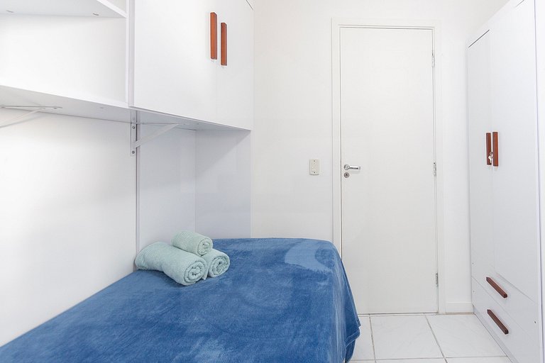 Lazer Completo na Barra: Piscina, Sauna e Mar