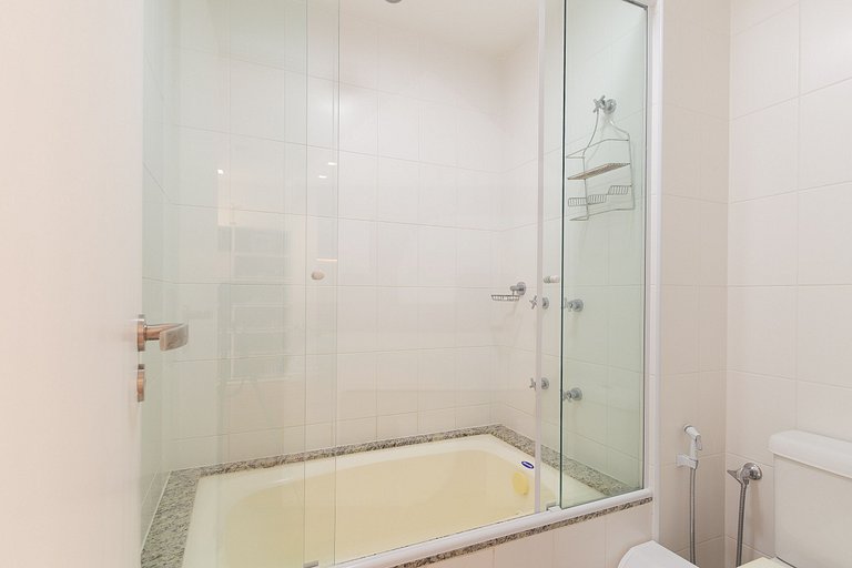 Piscina, academia e spa no coração do Rio