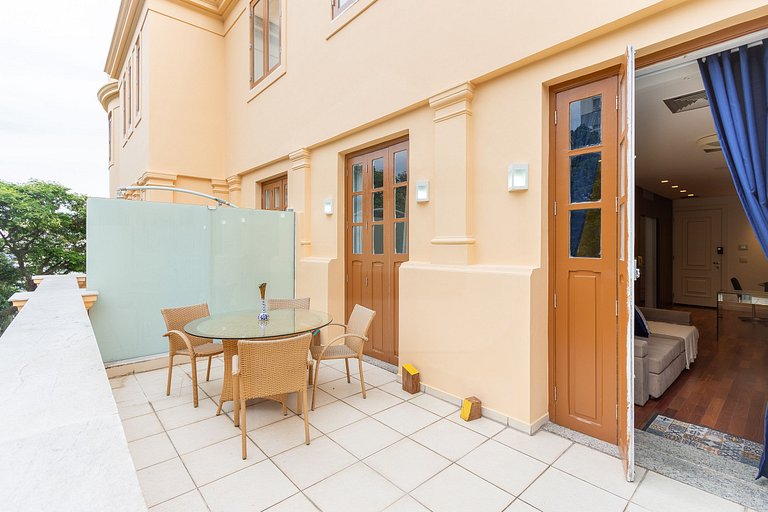 Piscina, academia e spa no coração do Rio