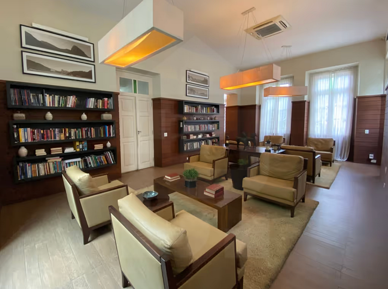 Piscina, academia e spa no coração do Rio