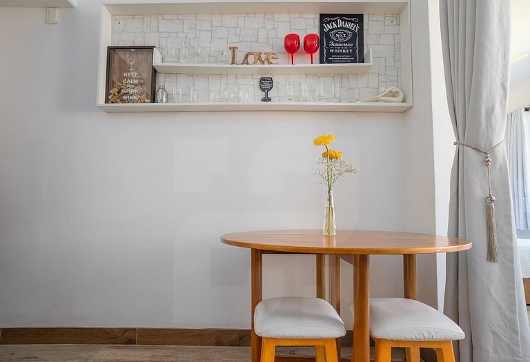 Renovated 30 m² apartment in central Copacabana | Haelo